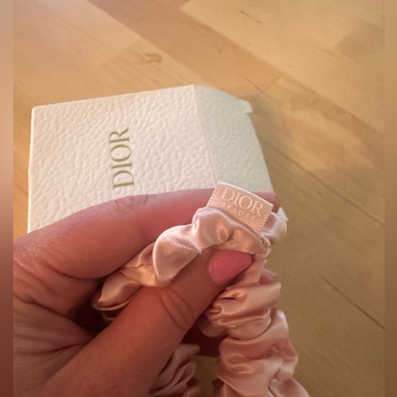 Christian Dior Beaute Pink Scrunchie - Picture 3 of 4